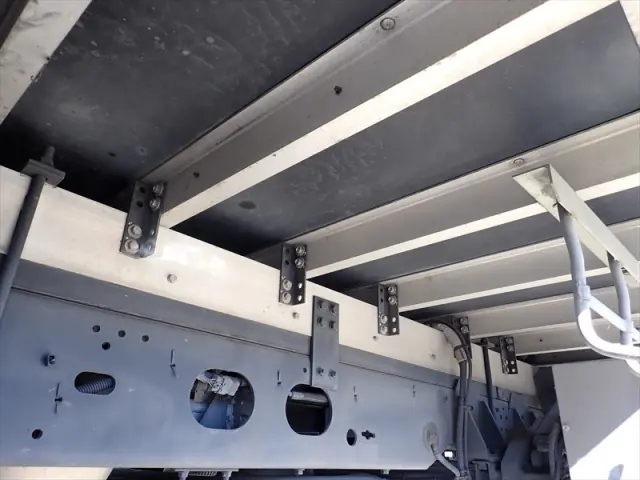 いすゞ フォワード 2PG-FTR90V2(2WD)の写真18