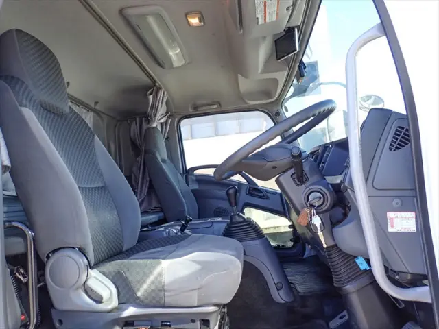 いすゞ フォワード 2PG-FTR90V2(2WD)の写真43