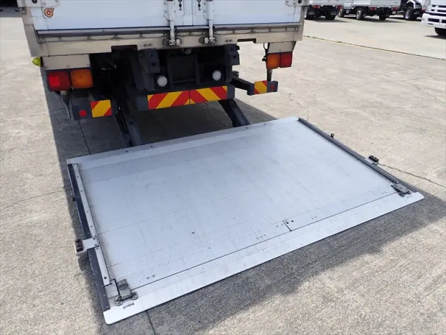 いすゞ フォワード 2PG-FTR90V2(2WD)の写真6