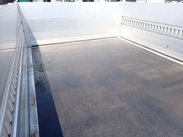 いすゞ エルフ TRG-NJR85N(2WD)の写真7