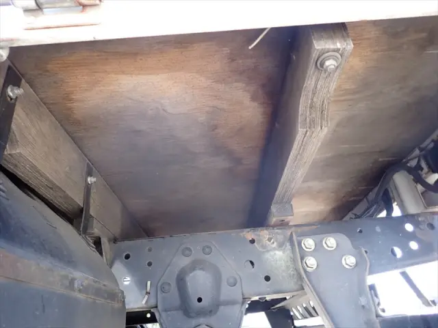 いすゞ エルフ TRG-NJR85N(2WD)の写真14