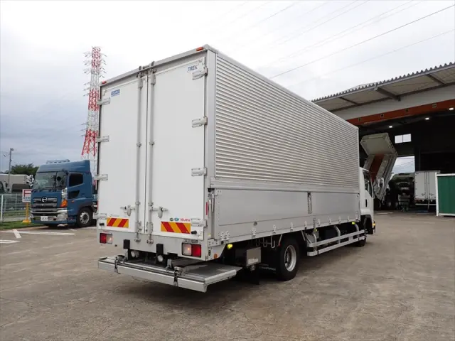 いすゞ フォワード 2RG-FRR90S2(2WD)の写真2