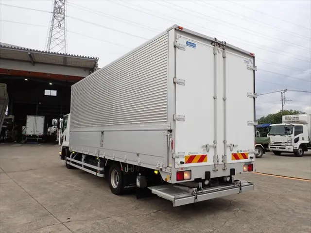 いすゞ フォワード 2RG-FRR90S2(2WD)の写真4