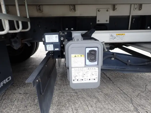 いすゞ フォワード 2RG-FRR90S2(2WD)の写真13