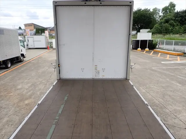 いすゞ フォワード 2RG-FRR90S2(2WD)の写真18