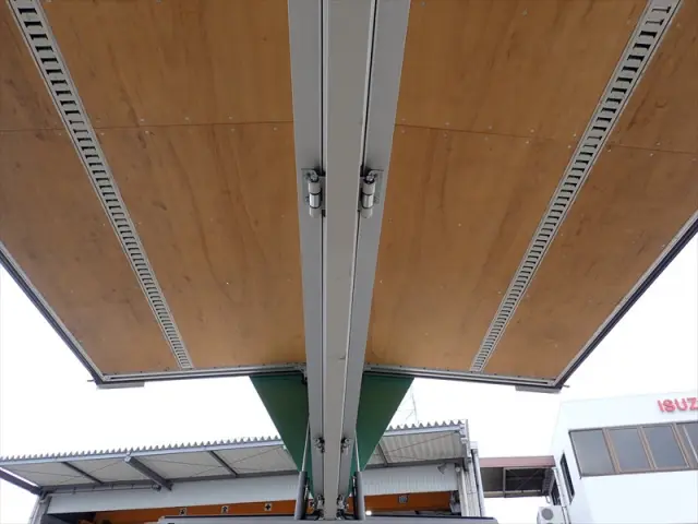 いすゞ フォワード 2RG-FRR90S2(2WD)の写真20