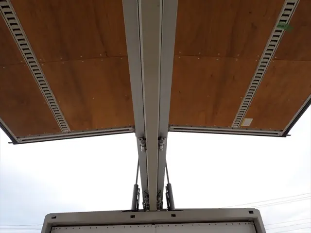 いすゞ フォワード 2RG-FRR90S2(2WD)の写真21