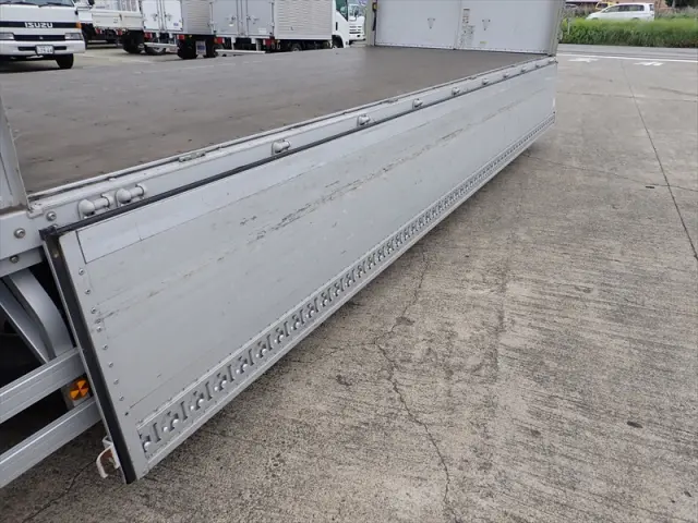 いすゞ フォワード 2RG-FRR90S2(2WD)の写真23