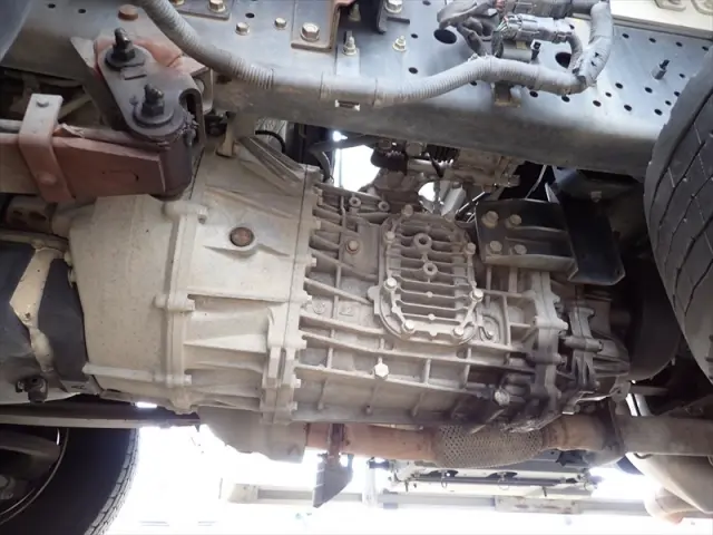 いすゞ フォワード 2RG-FRR90S2(2WD)の写真32