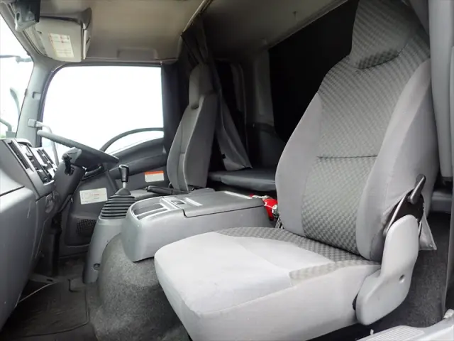 いすゞ フォワード 2RG-FRR90S2(2WD)の写真33