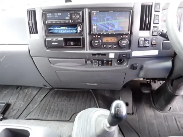 いすゞ フォワード 2RG-FRR90S2(2WD)の写真36