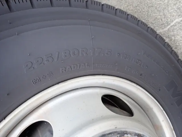 いすゞ フォワード 2RG-FRR90S2(2WD)の写真50