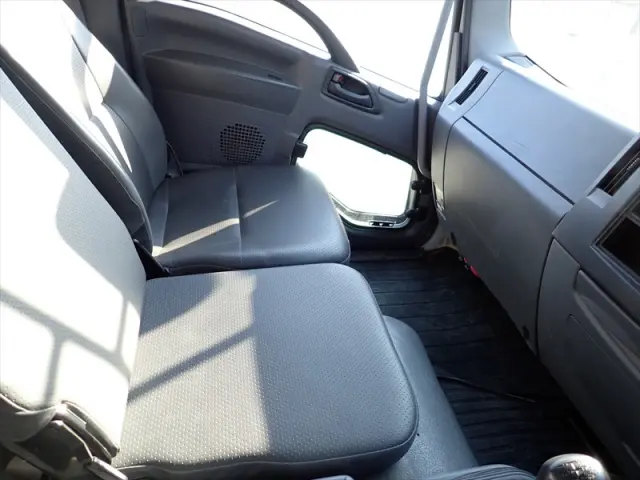 いすゞ フォワード 2RG-FRR90S1(2WD)の写真48