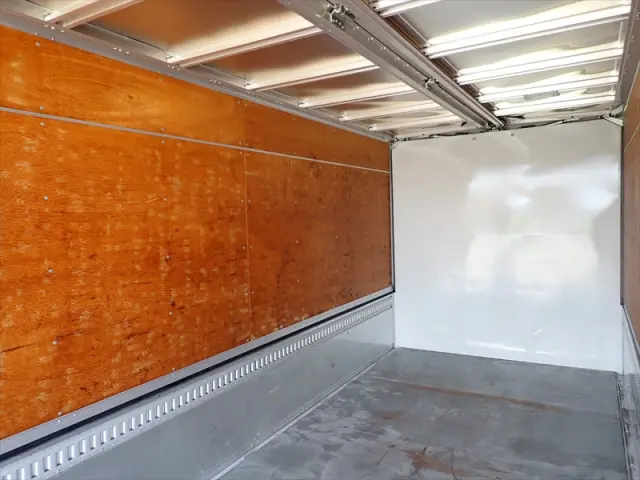 いすゞ エルフ TPG-NPR85AN(2WD)の写真6