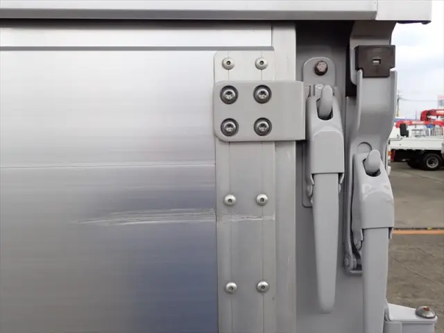 いすゞ エルフ TPG-NPR85AN(2WD)の写真24