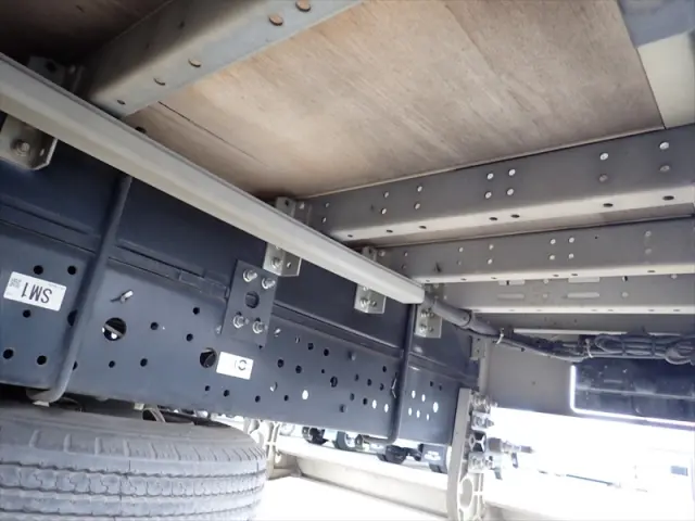 いすゞ エルフ TPG-NPR85AN(2WD)の写真28