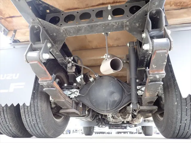 いすゞ エルフ 2RG-NJS88A(4WD)の写真9