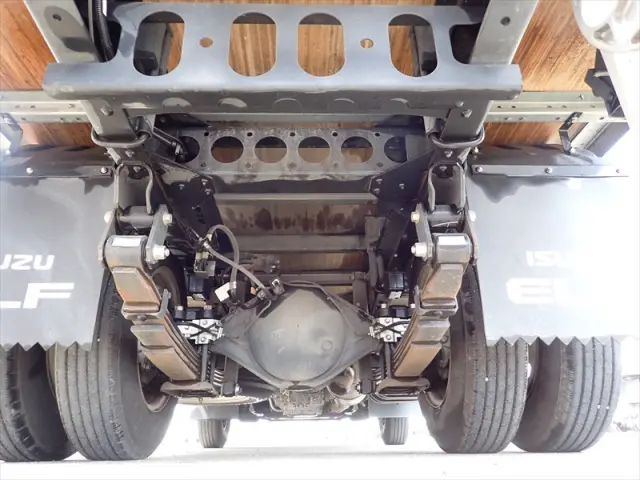 いすゞ エルフ 2RG-NMR88AN(2WD)の写真10