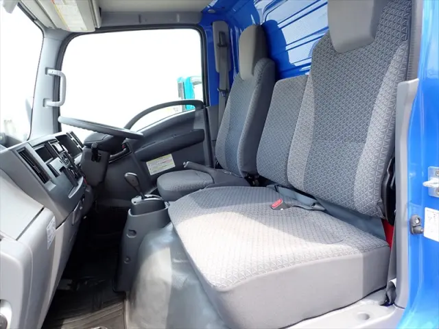 いすゞ エルフ 2RG-NMR88AN(2WD)の写真17