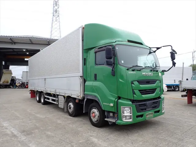 いすゞ ギガ QKG-CYJ77B(8x4)の写真3