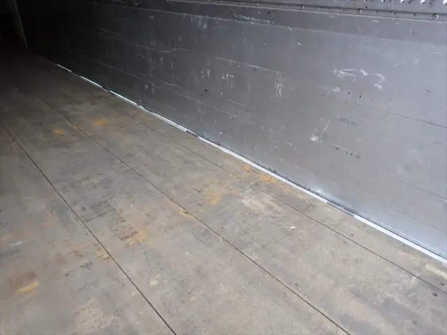 いすゞ ギガ QKG-CYJ77B(8x4)の写真8