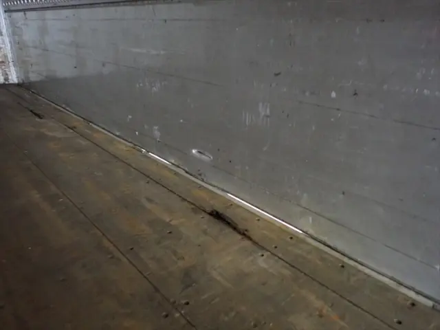 いすゞ ギガ QKG-CYJ77B(8x4)の写真10