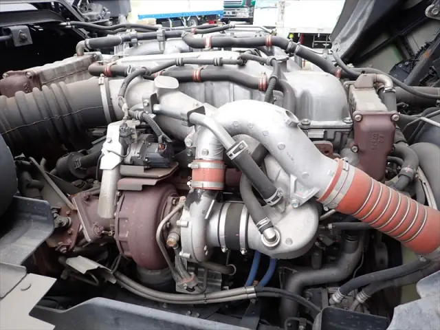 いすゞ ギガ QKG-CYJ77B(8x4)の写真29