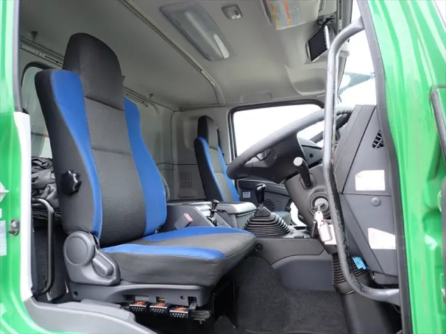 いすゞ ギガ QKG-CYJ77B(8x4)の写真39