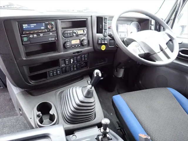 いすゞ ギガ QKG-CYJ77B(8x4)の写真41