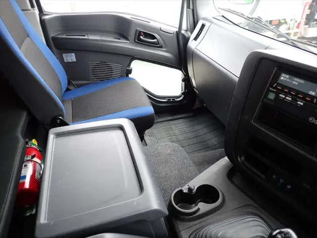 いすゞ ギガ QKG-CYJ77B(8x4)の写真47