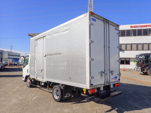 いすゞ エルフ 2RG-NLR88AN(2WD)の写真4