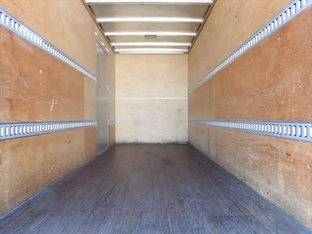 いすゞ エルフ 2RG-NLR88AN(2WD)の写真6