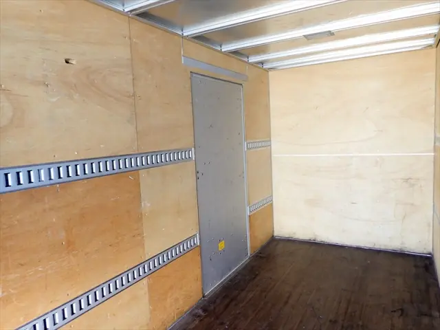 いすゞ エルフ 2RG-NLR88AN(2WD)の写真8