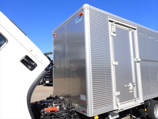 いすゞ エルフ 2RG-NLR88AN(2WD)の写真15