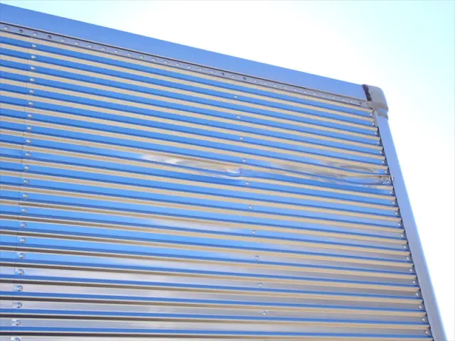 いすゞ エルフ 2RG-NLR88AN(2WD)の写真18