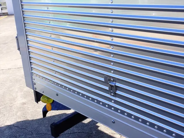 いすゞ エルフ 2RG-NLR88AN(2WD)の写真20