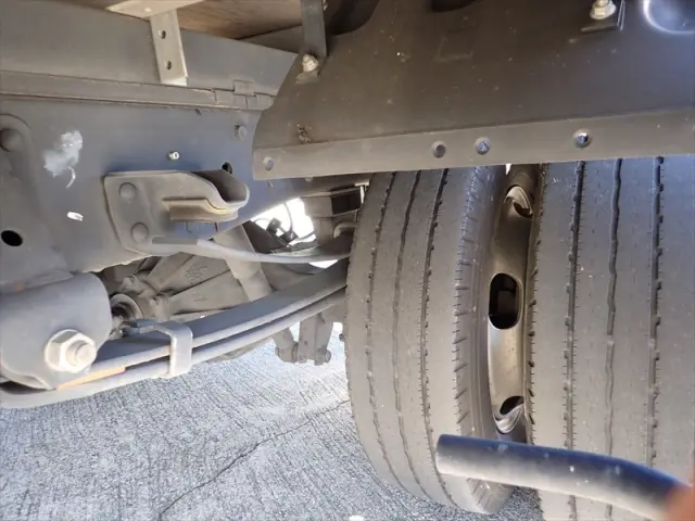 いすゞ エルフ 2RG-NLR88AN(2WD)の写真24