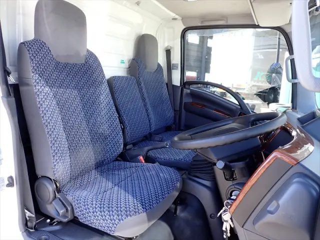 いすゞ エルフ 2RG-NLR88AN(2WD)の写真44