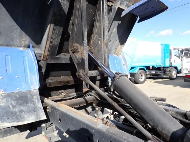 いすゞ エルフ TPG-NKR85AD(2WD)の写真12