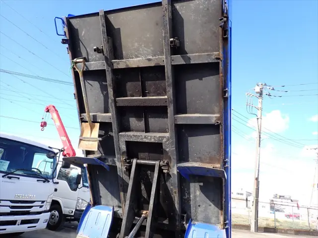 いすゞ エルフ TPG-NKR85AD(2WD)の写真16