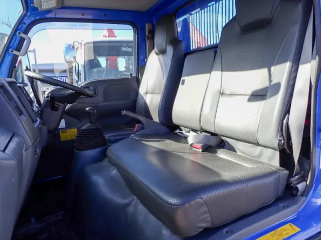 いすゞ エルフ TPG-NKR85AD(2WD)の写真32