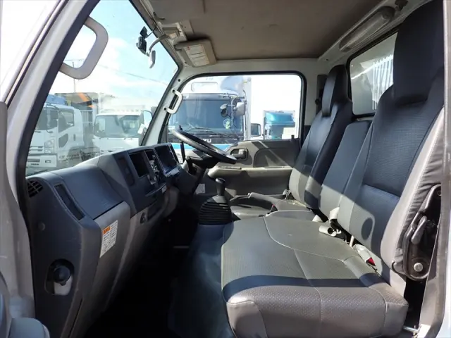 いすゞ エルフ TPG-NJR85AD(2WD)の写真42