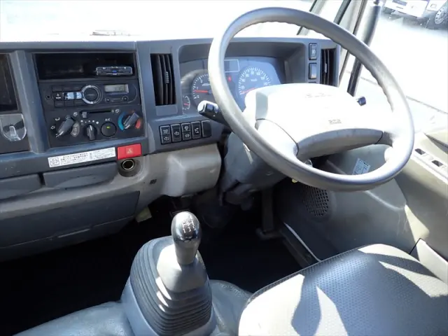 いすゞ エルフ TPG-NJR85AD(2WD)の写真43