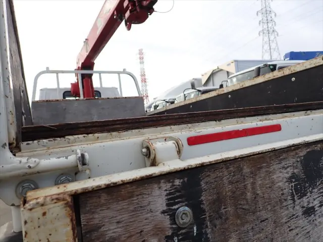 いすゞ エルフ TPG-NKR85R(2WD)の写真8