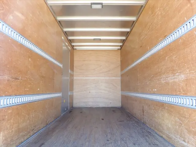 いすゞ エルフ 2RG-NLR88AN(2WD)の写真8