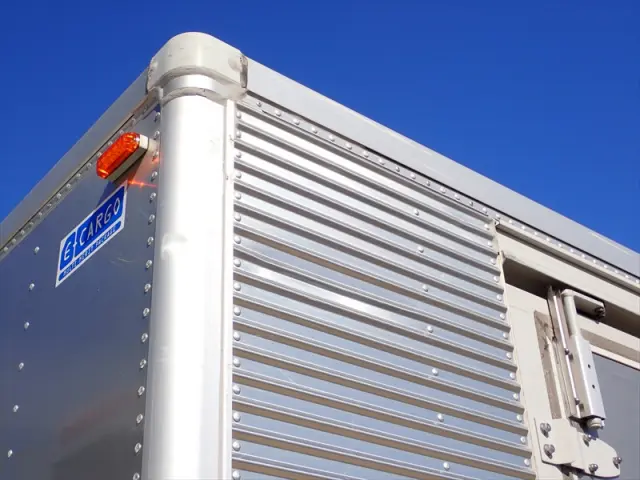 いすゞ エルフ 2RG-NLR88AN(2WD)の写真12