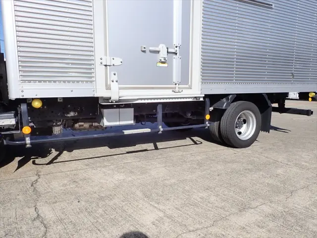 いすゞ エルフ 2RG-NLR88AN(2WD)の写真16