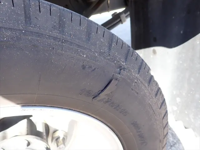 いすゞ エルフ 2RG-NLR88AN(2WD)の写真19