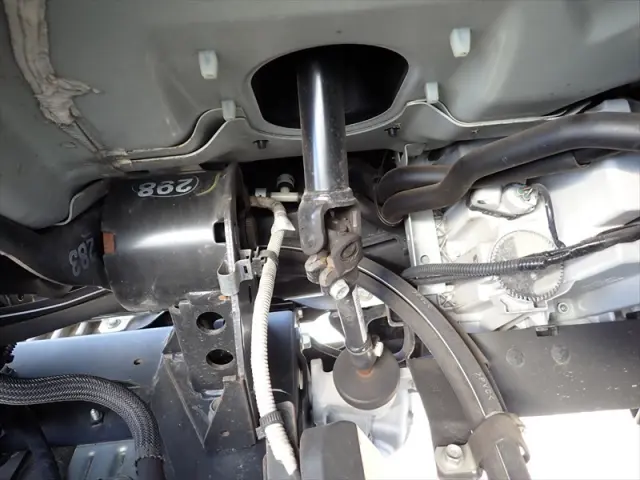 いすゞ エルフ 2RG-NLR88AN(2WD)の写真35