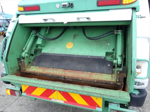 いすゞ エルフ SKG-NPR85YN(2WD)の写真6